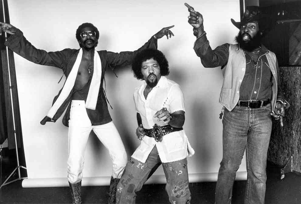 CIRCA 1977: (L-R) Singers Calvin Simon, Fuzzy Haskins and Grady Thomas of the funk band Parliament-Funkadelic pose for a portrait in circa 1977.