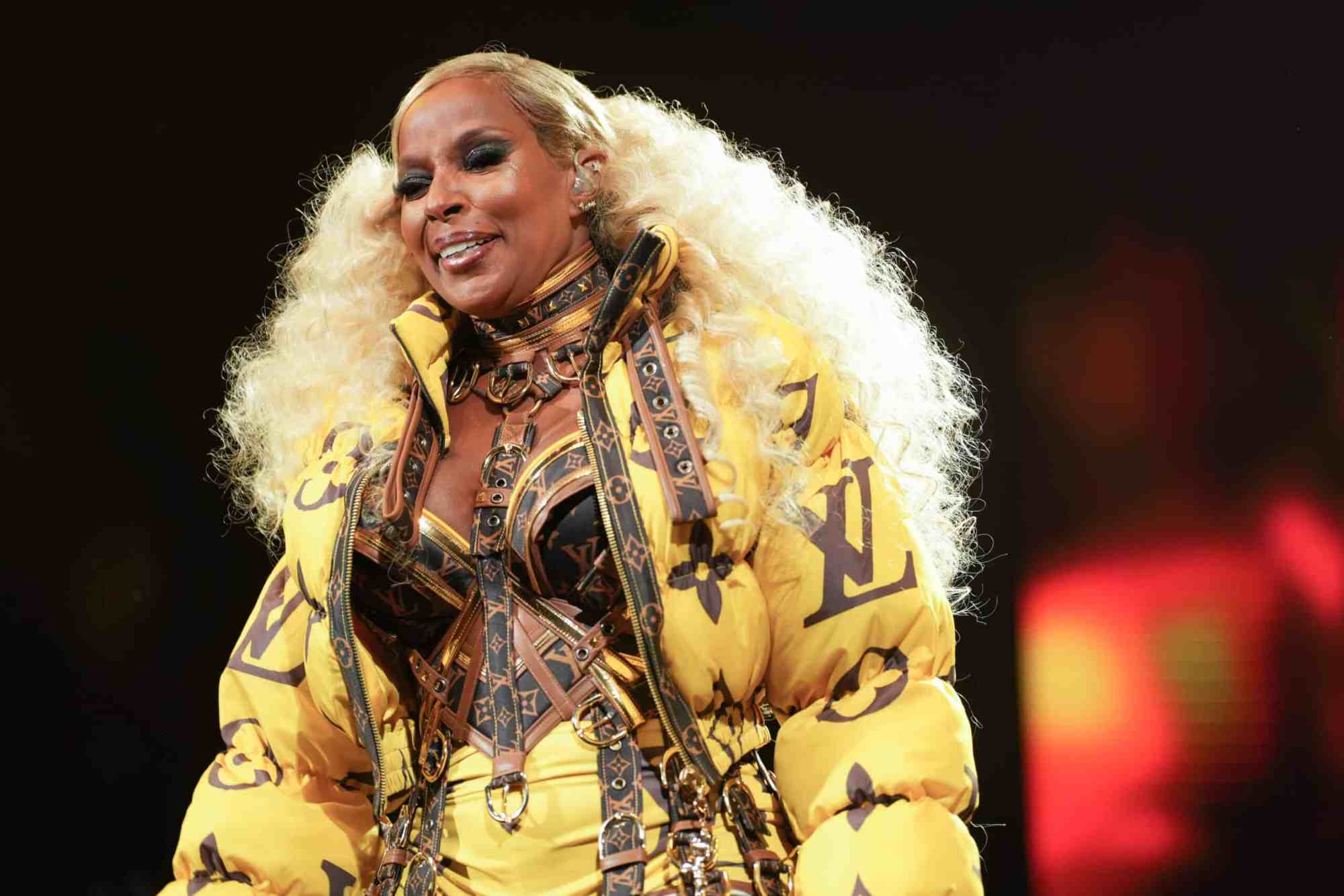 Mary J. Blige Loves When Her Fans Dress Like Her For Halloween WBLS