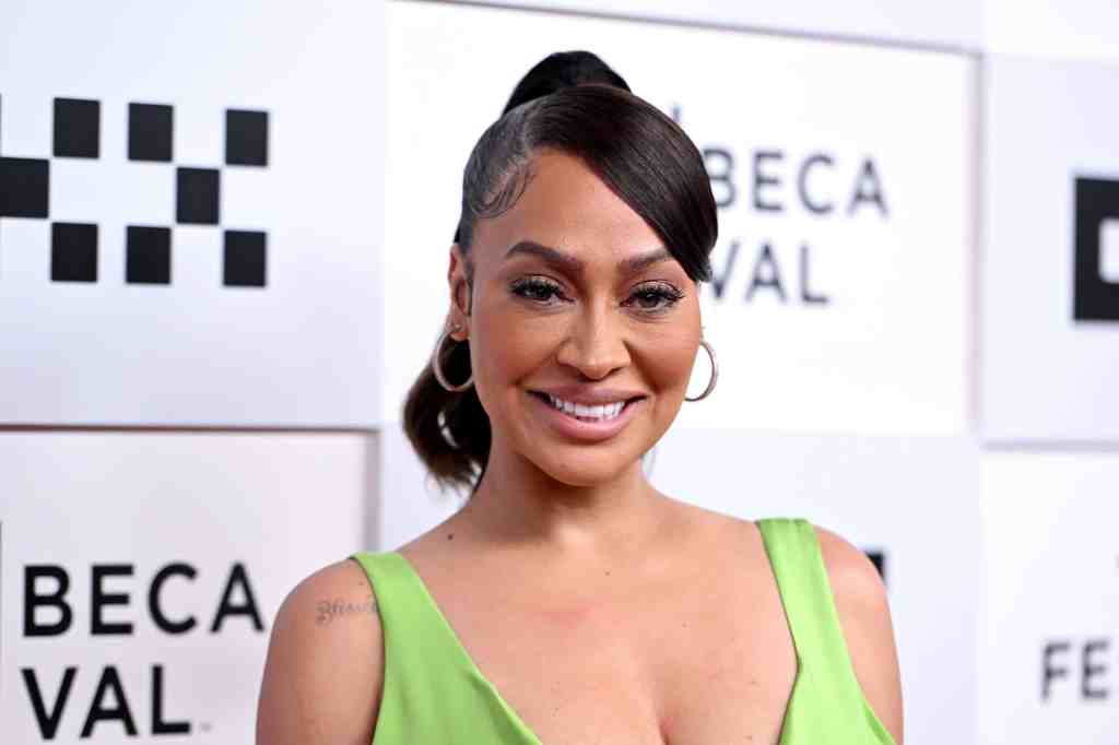 LaLa Anthony Holds Thanksgiving Dinner For Detainees At Rikers Island