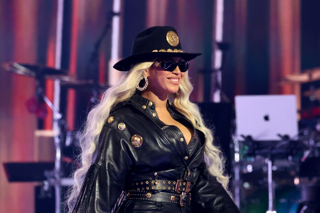 911 Call Reporting Beyoncé’s Equipment Stolen Now Released