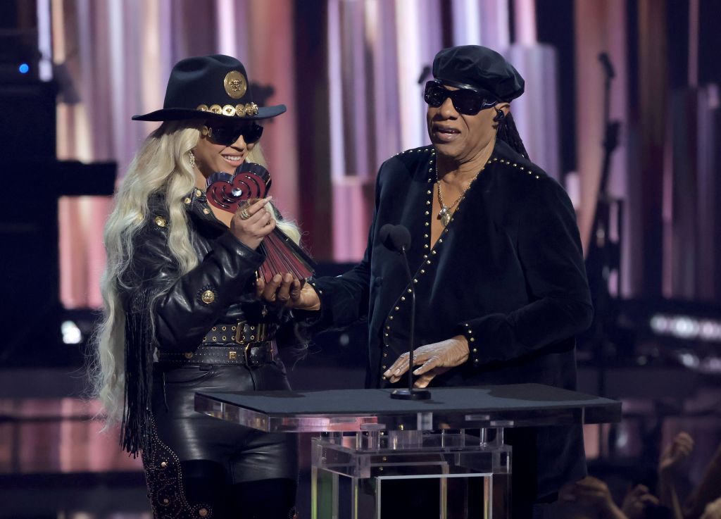Stevie Wonder Plays Harmonica On Beyoncé's 'Jolene' - WBLS
