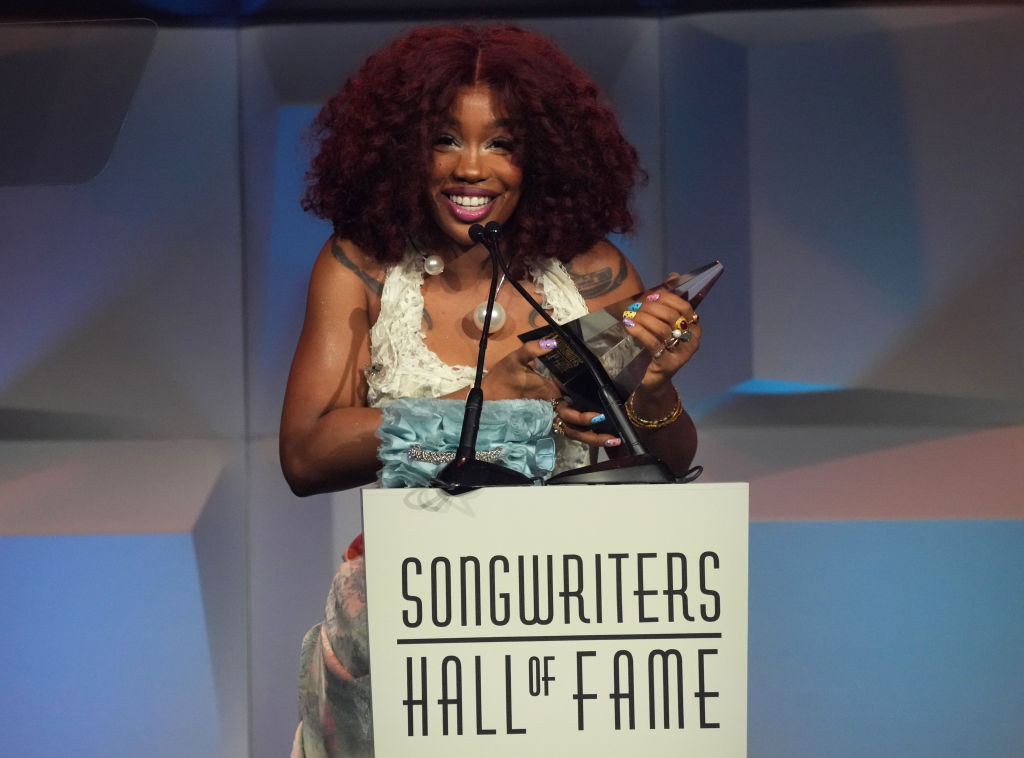 SZA Reveals She Stopped a Child from Doing Whippets