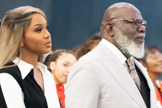 ARLINGTON, TEXAS - SEPTEMBER 28: Pastor Sarah Jakes Roberts and Bishop TD Jakes attend Woman Evolve 2024 at Globe Life Field on September 28, 2024 in Arlington, Texas.