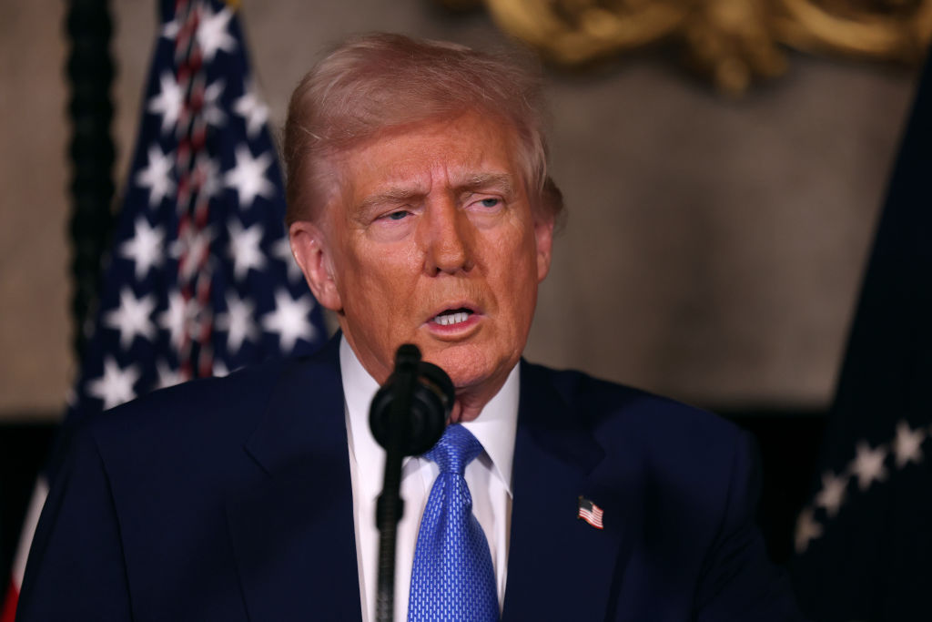 Donald Trump Signs Executive Order Requiring Truck Drivers to Speak English