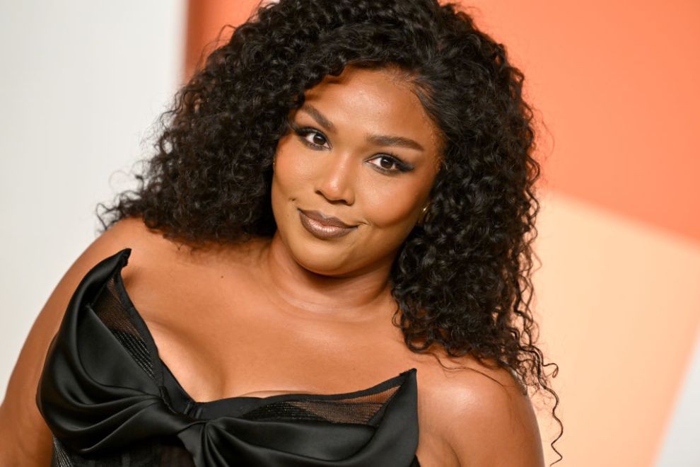 BEVERLY HILLS, CALIFORNIA - MARCH 02: Lizzo attends the 2025 Vanity Fair Oscar Party Hosted By Radhika Jones at Wallis Annenberg Center for the Performing Arts on March 02, 2025 in Beverly Hills, California.