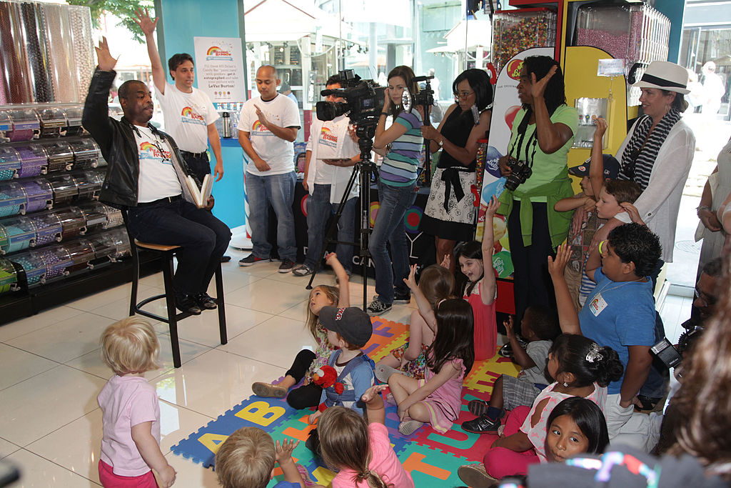 “Reading Rainbow” Makes Digital Return