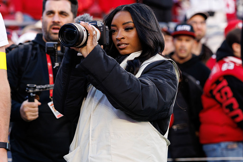 Simone Biles Takes On NFL Photographer Gig for 49ers Game