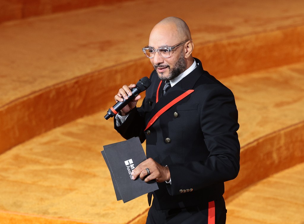 Swizz Beatz Teams Up To Design Qatar Airways’ F1 Aircraft