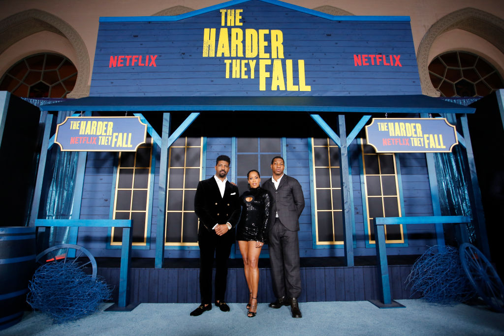 Deon Cole Says Jonathan Majors Rode A Horse While Filming ‘The Harder They Fall’