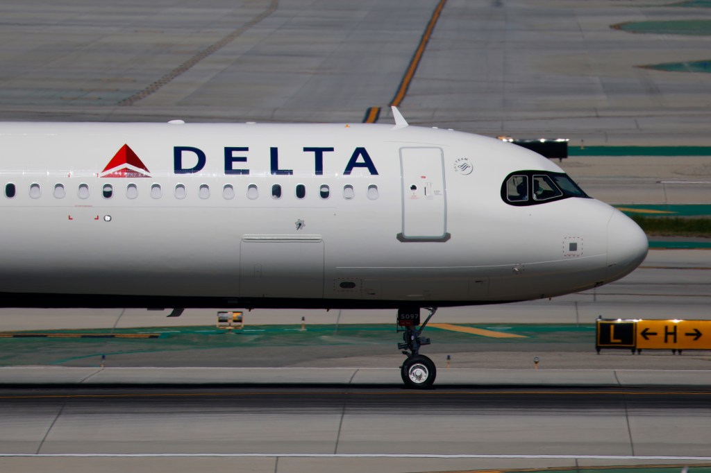 Delta Airlines Cancels Perks For Congress Members Until They End Shutdown